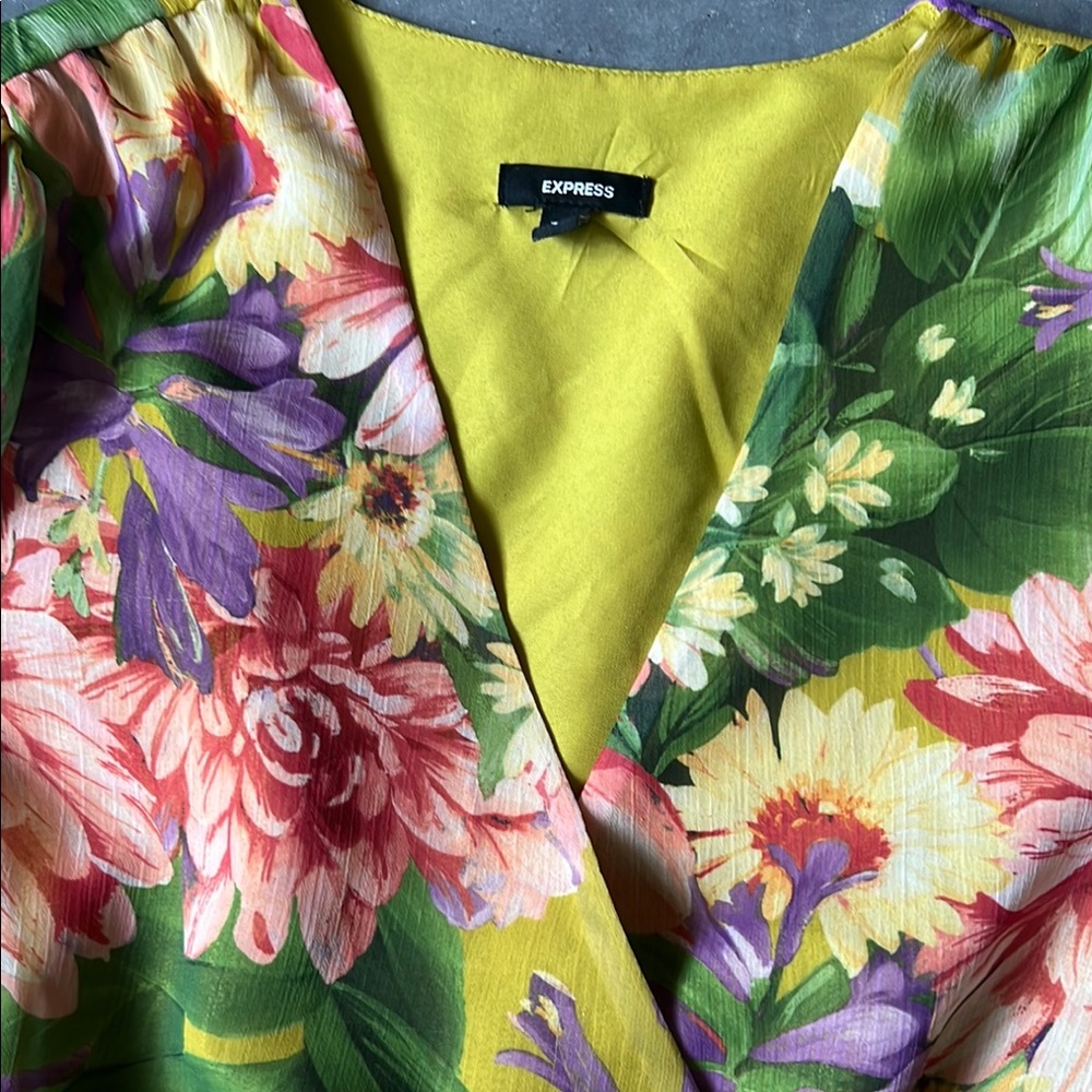 Express Blouse - Picture 2 of 3